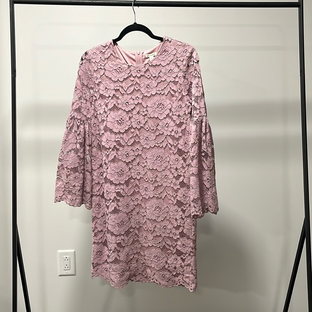 VERSONA lace dress mini dress, size 4, new with tag.